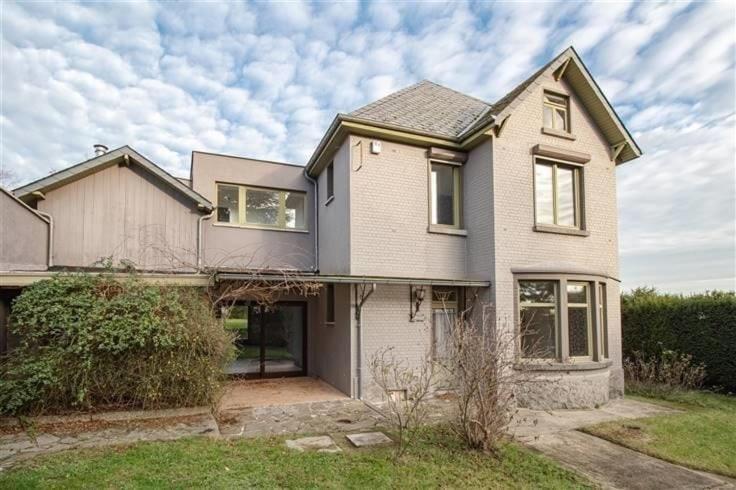 Charmante Villa Des Annees 30 Braine-lʼAlleud Екстериор снимка