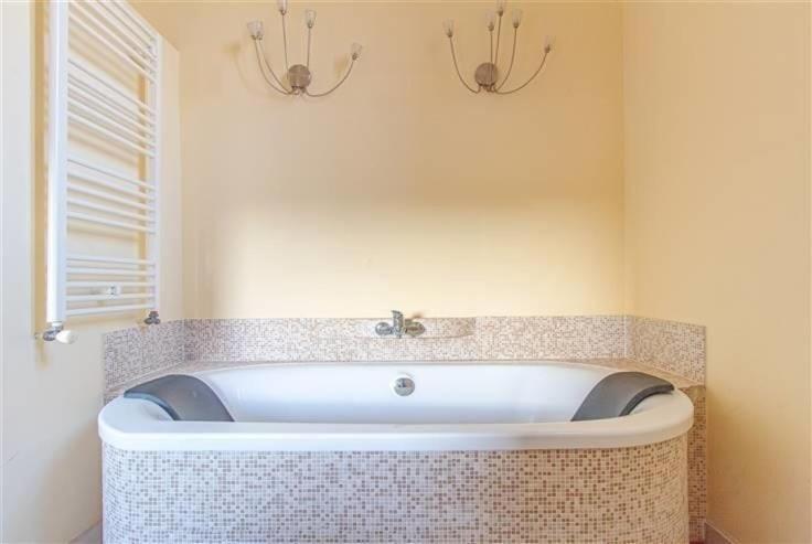 Charmante Villa Des Annees 30 Braine-lʼAlleud Екстериор снимка